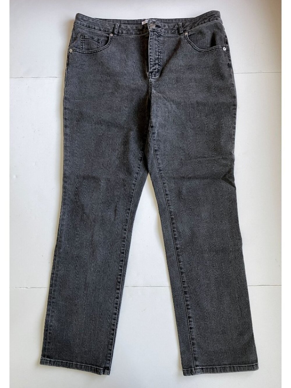 Isaac Mizrahi Live Women's Size 16 Jeans Black Stretch Denim Straight Leg 29"